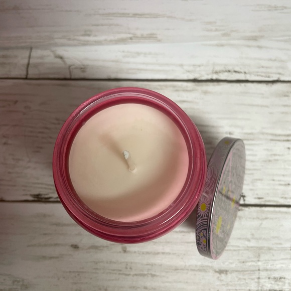 Hand poured luxury soy/coconut candles - Picture 3 of 8